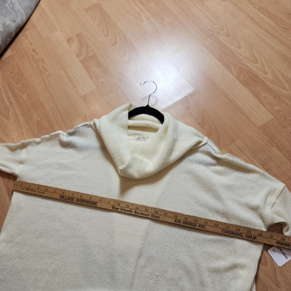 NWT We The Free‎ Split Back Juicy Ribbed Cream Cowl Sweater Oversized Size XS